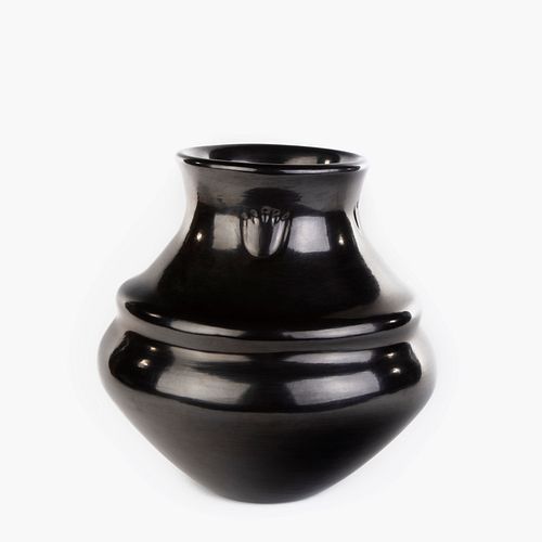 Santa Clara, Virginia Ebelacker, Large Blackware Jar