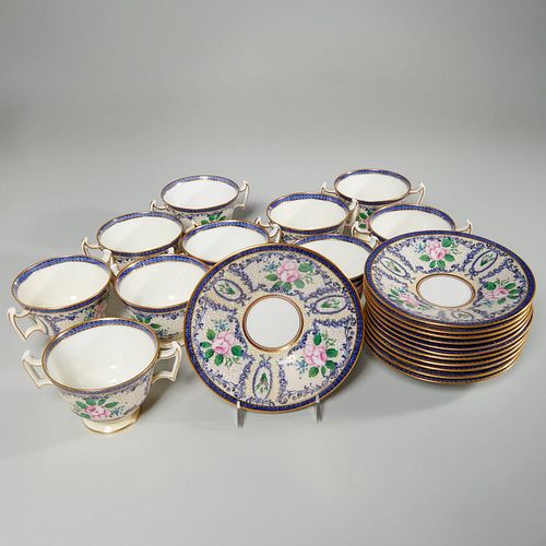 Set Royal Doulton cream soup cups and saucers