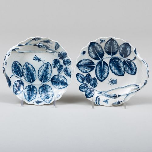 Pair of Worcester Blue and White Porcelain 'Blind Earl' Dishes
