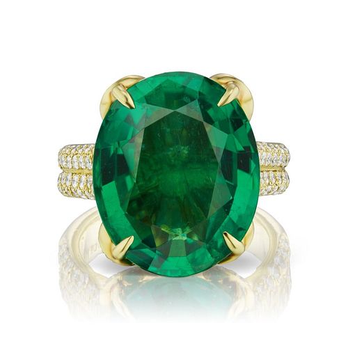 EMERALD OVAL RING