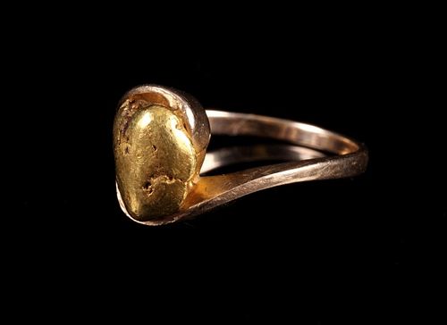 10 Karat Gold Nugget Ladies Ring
