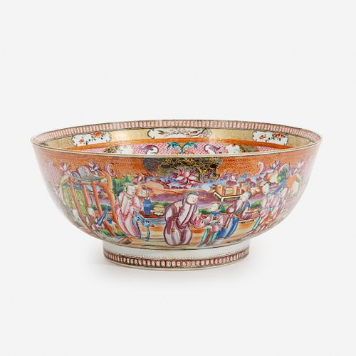 A Chinese Export Porcelain Mandarin Palette Punch Bowl, Late 18th/early 19th century