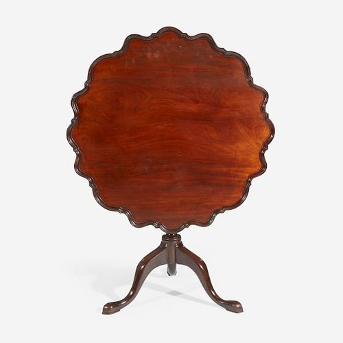 A George III Mahogany Tilt-Top Tea Table with Shaped and Moulded Edge, Late 18th century