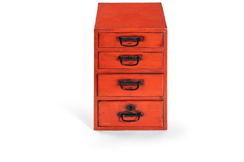 Lot consisting of two small red lacquered furniture: a small table and a chest of drawers with three drawers
