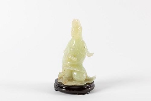 Jade sculpture depicting sitting Guanyn, Republic of China