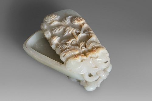 Jade box carved with peonies, peaches and bats, China, Qing dynasty, 19th century