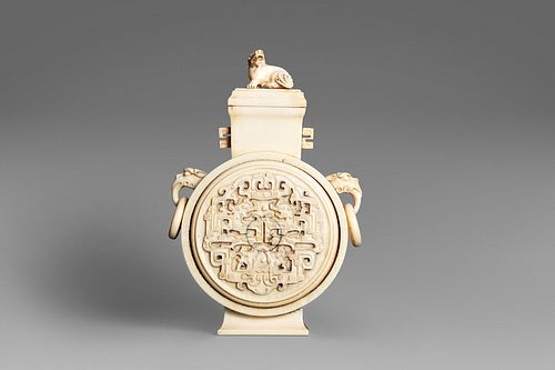 Ivory flask with lid, China, late 19th century