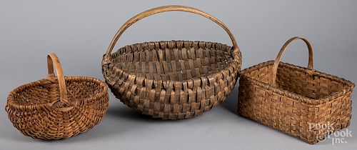 Three nice splint oak gathering baskets, 19th c.