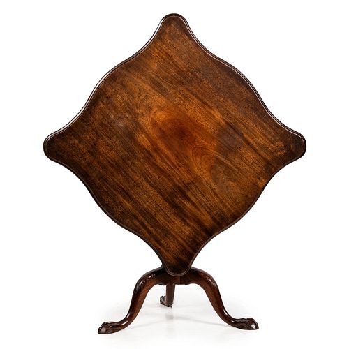 A Chippendale Mahogany Serpentine and Tilt-Top Tea Table, Likely Massachusetts