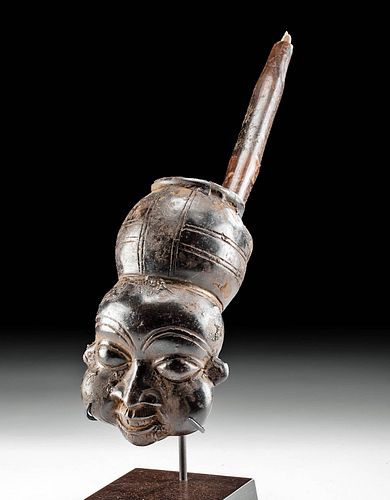 Early 20th C. Cameroonian Bamileke / Bamum Wood Pipe