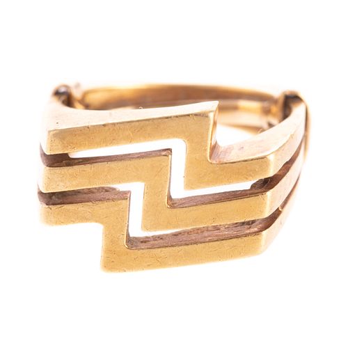 An 18K Ring with Zig-Zag Design