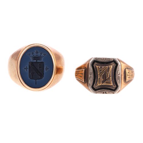 A 1926 Class Ring & Crest Ring in Gold