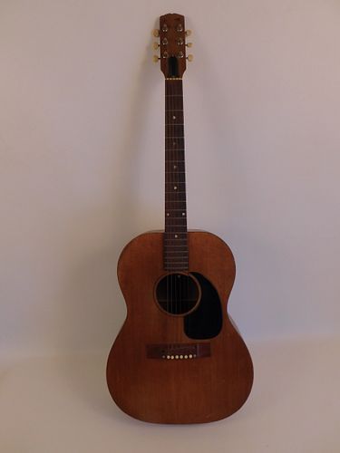 OLD GIBSON ACOUSTIC GUITAR