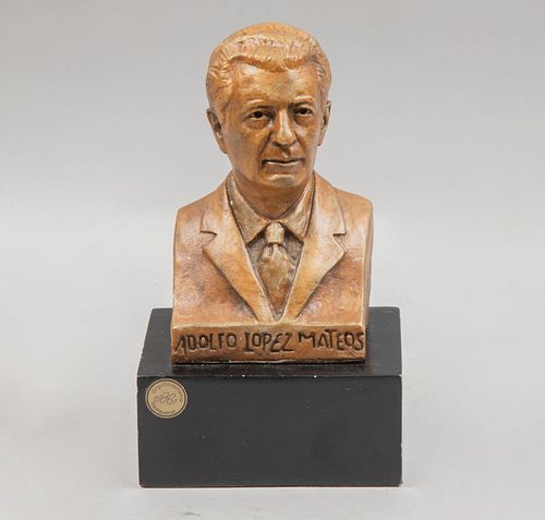Ricardo Ponzanelli. Busto de Adolfo López Mateos. Firmada y fechada 1789. En resina moldeada con base de resina laqueada.