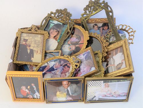 Tray Lot of Picture Frames, to include French gilt frames, enameled frames, etc.