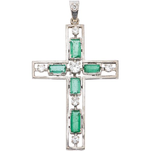 CROSS WITH EMERALDS AND DIAMONDS IN 18K WHITE GOLD 5 Rectangular cut emeralds ~1.40 ct, 7 Antique and Swiss cut diamonds