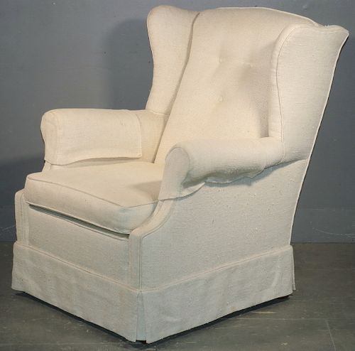 EARLY AMERICAN STYLE UPHOLSTERED CHAIR