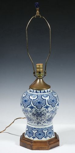 BLUE & WHITE DELFT LAMP WITH SHADE