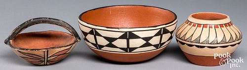 Santo Domingo Indian polychrome pottery basket
