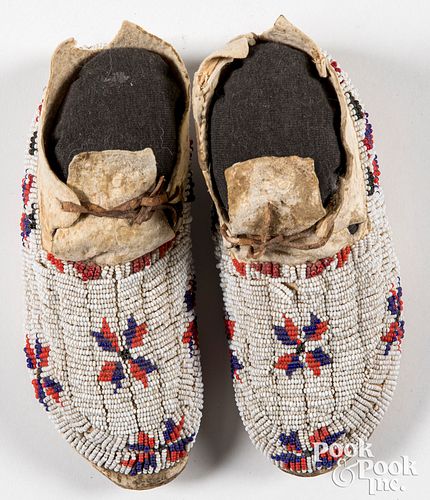 Pr. Native American Indian beaded childs moccasins