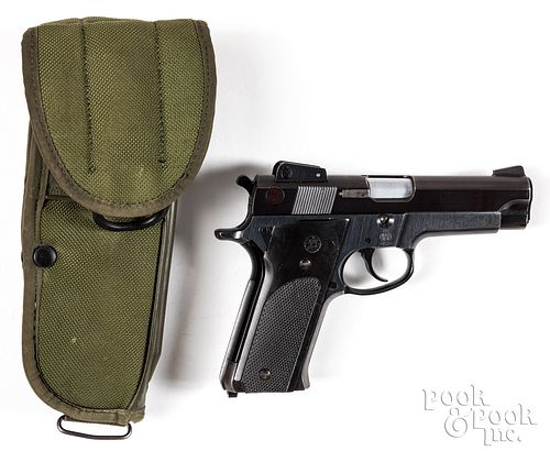 Smith & Wesson model 559 semi-automatic pistol