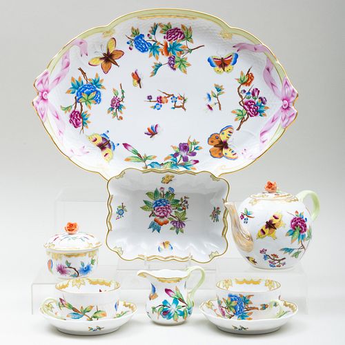 Herend Porcelain Tea Service in the 'Queen Victoria' Pattern