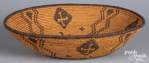 Fine Native American Apache Indian tray basket