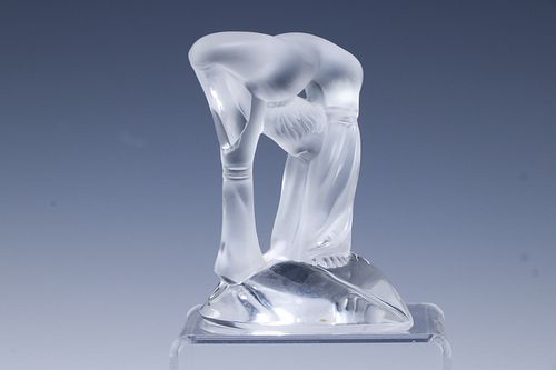 LALIQUE FROSTED CRYSTAL FIGURINE
