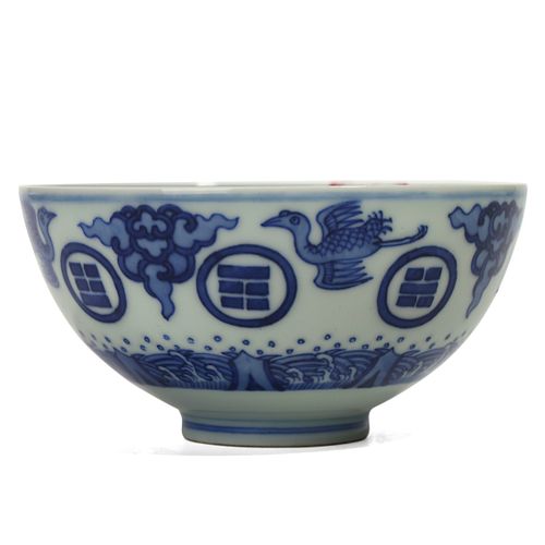 A CHINESE BLUE AND WHITE ‘CRANE’ BOWL