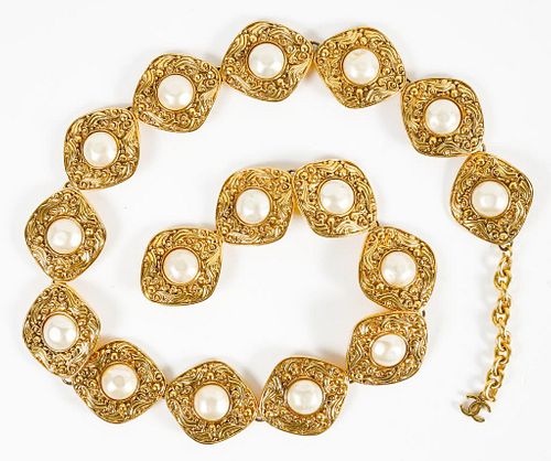 Chanel Gold-Tone Metal And Faux Pearl Link Belt