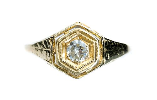 14k Yellow Gold & Diamond Ring size 4