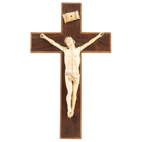 CRUCIFIX 20TH CENTURY Ivory carving on wooden cross 16.5 X 9.8" (42 x 25 cm)