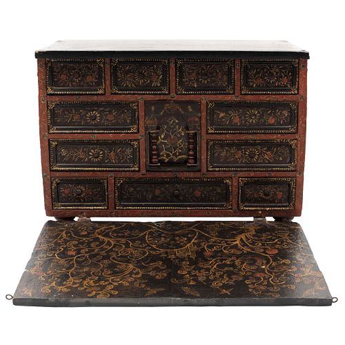 CABINET SPAIN, 19TH CENTURY In carved and polychrome wood Decorated with birds, floral and plant motifs 19.6 x 27.1 x 14.9" (50 x 69 x 38 cm)
