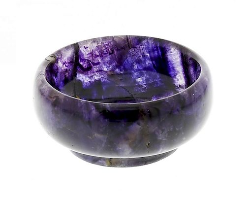 A small Blue John bowlTreak Cliff Blue Vein Of squat circular form with dark violet and amethyst mot