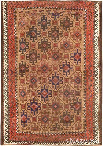 ANTIQUE PERSIAN BALUCH RUG. 4 ft 6 in x 3 ft 1 in (1.37 m x 0.94 m)