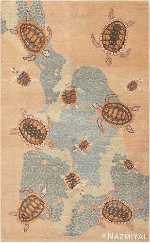 MODERN INDIAN SEA TURTLE AREA RUG. 8 ft 2 in x 5 ft 1 in (2.49 m x 1.55 m )