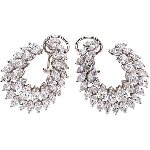 PAIR OF EARRINGS WITH DIAMONDS IN PLATINUM with 68 marquise cut diamonds ~8.80 ct. Weight: 15.0 g