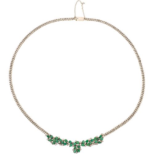 CHOKER WITH EMERALDS AND DIAMONDS IN PALLADIUM SILVER with 31 emeralds ~4.65 ct and 40 brilliant cut diamonds ~2.0 ct. Peso: 41.5 g