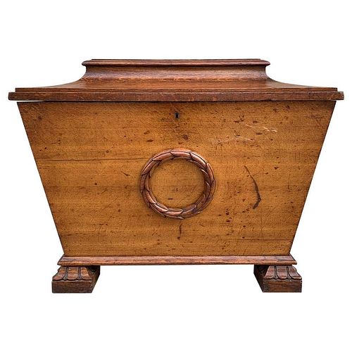 Antique English Style Oak Chest with Locking Mechanism
