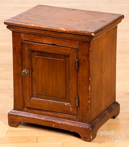 Small pine cabinet, 19th c.