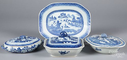 Four pieces of Chinese export Canton porcelain
