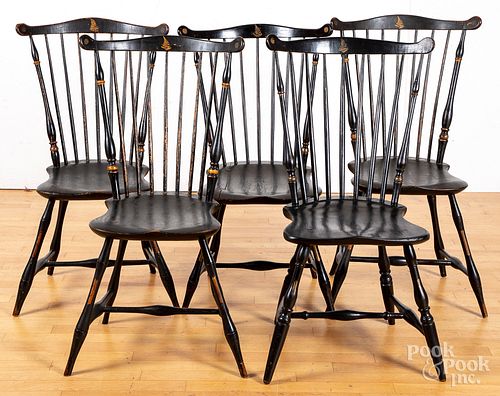 Five fanback Windsor chairs, early 19th c.