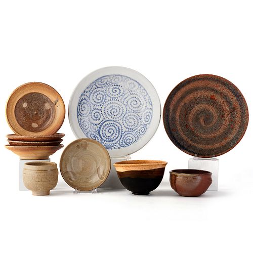 Grp: 10 Studio Pottery Vessels - Taeko Tanaka