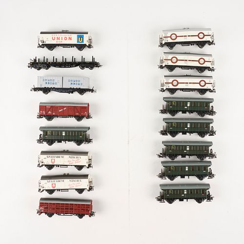 Grp: 16 Marklin Scale Train Rail Cars