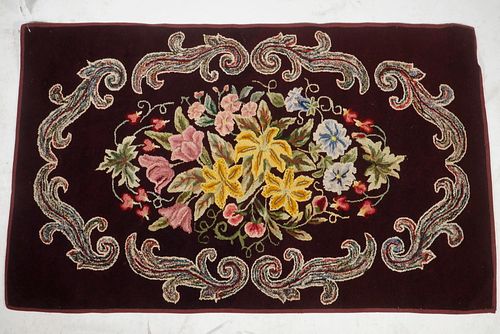 EARLY 20TH C. FLORAL HOOKED RUG - 30" x 48"