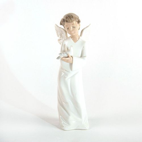 Protecting Angel 02001261 - Nao Porcelain Figure by Lladro