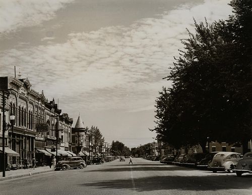 Arthur Rothstein
(American, 1915-1985)
Main Street (G Avenue), Grundy Center, Iowa, 1939 (printed later)