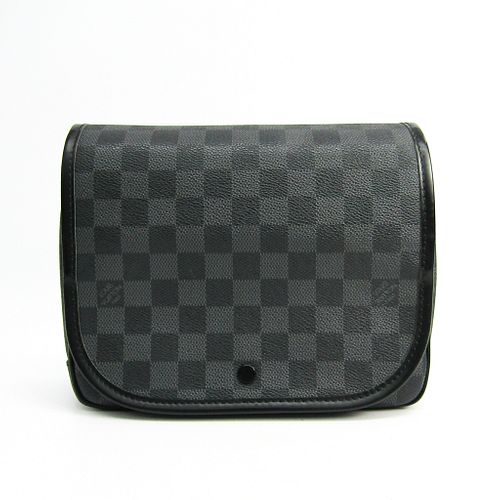 Louis Vuitton Damier Graphite Hanging Toiletry Kit N41419 Men's Pouch  Damier Graphite BF334004 for sale at auction from 9th April to 11th April