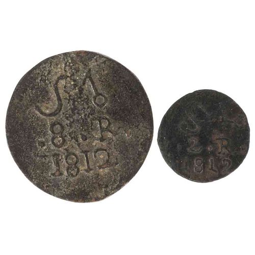 Morelos y Pavón, José María. 2 y 8 Reales "SUD". México, 1812. Monedas en cobre, 21 y 35 mm., 6.1 y 20.3 gr. Piezas: 2.