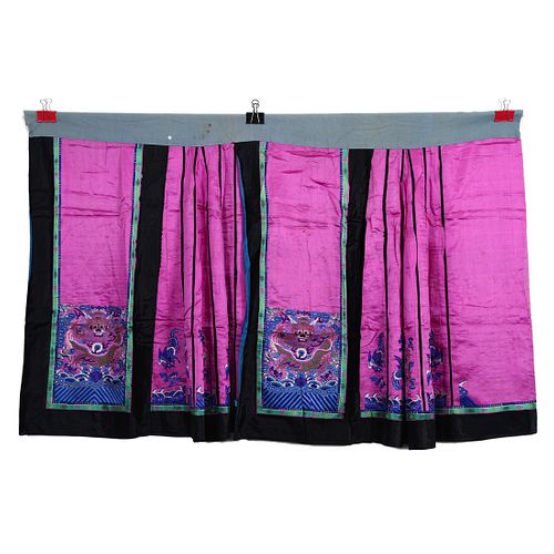 A PURPLE-GROUND EMBROIDERED SKIRT